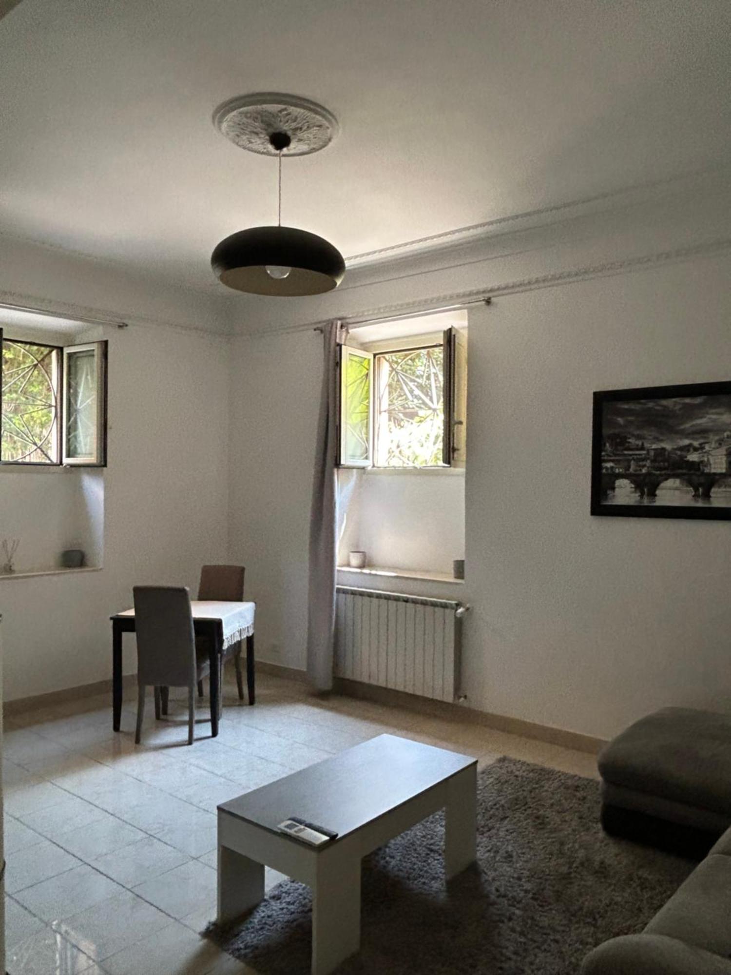 Alex Rhome Apartment, Rome